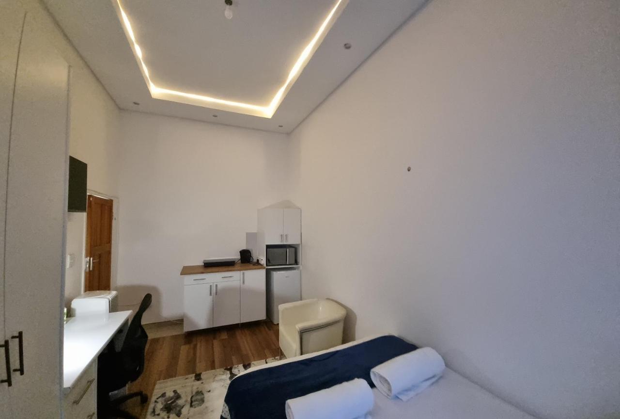 Sapphireb@54 Apartment Windhoek Bagian luar foto